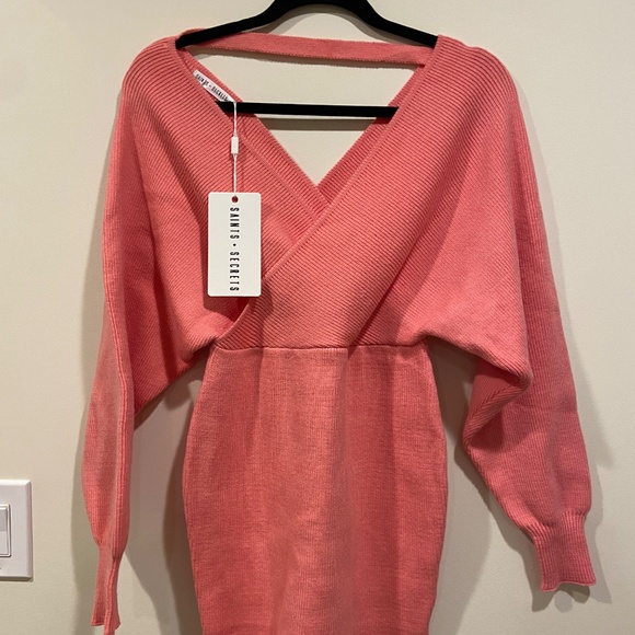 BRAND NEW Saints + Secrets Pink/Rose Knitted Sweater Dress Size L - Picture 3 of 4